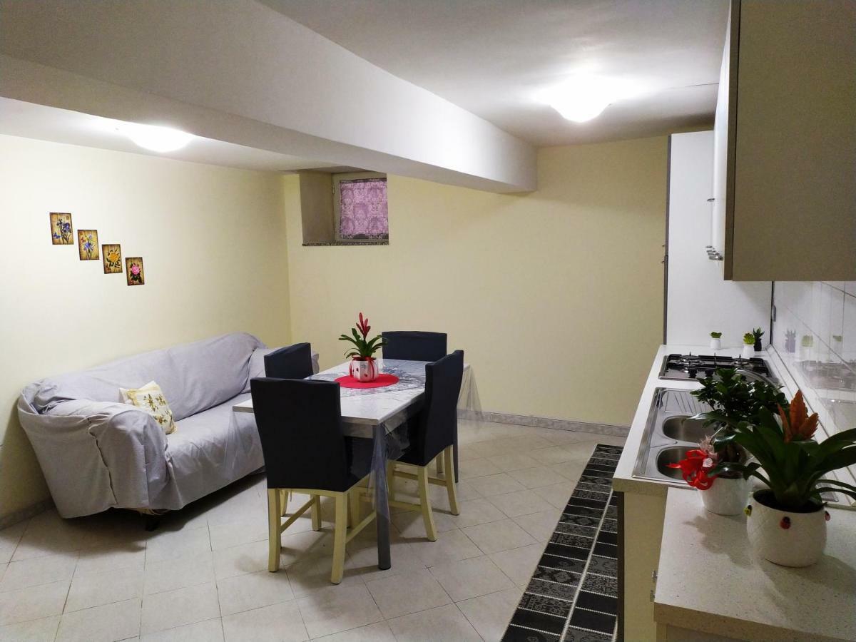 Casa Vacanza The Sisters House ปอมเปอี ภายนอก รูปภาพ