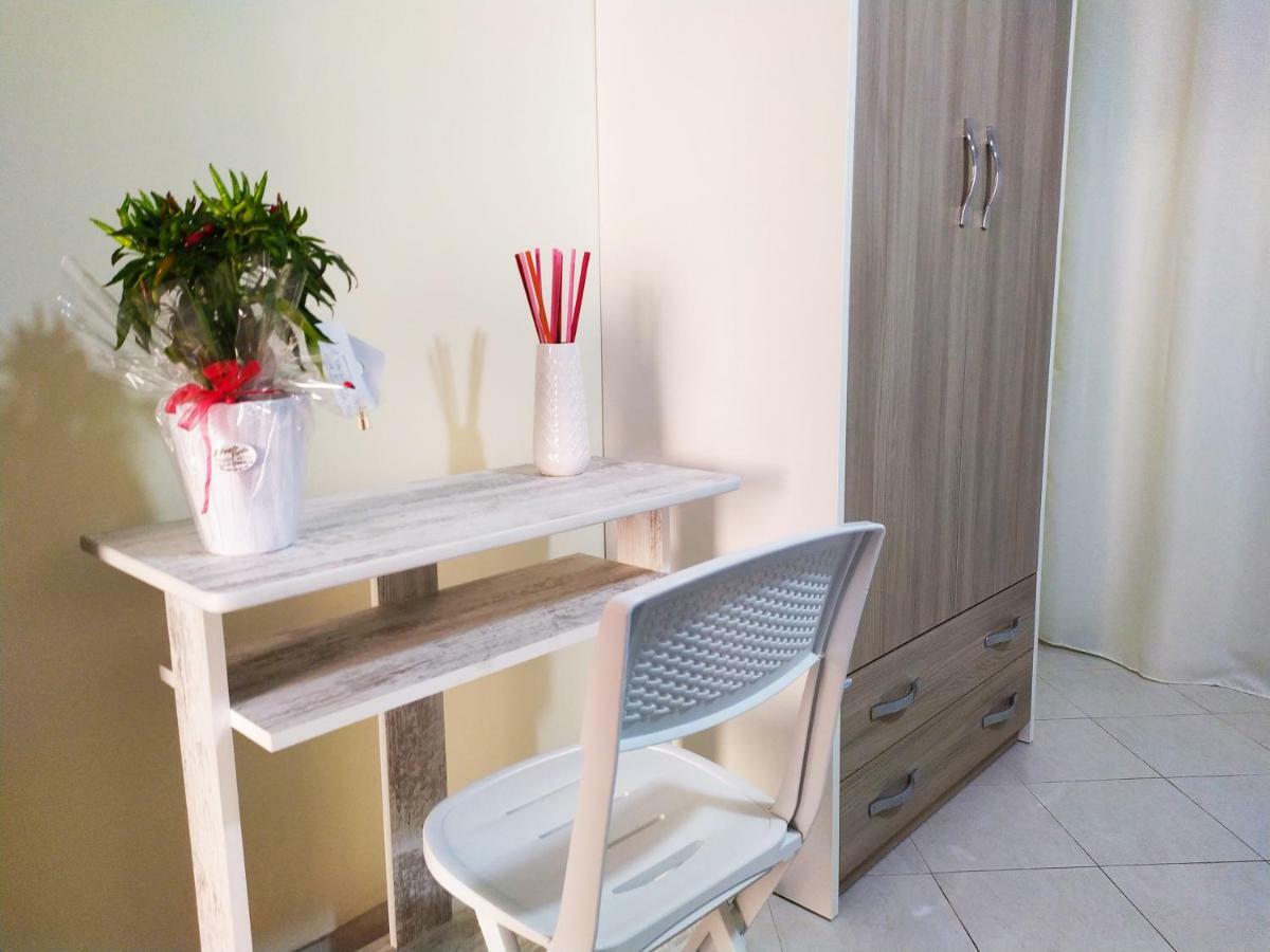 Casa Vacanza The Sisters House ปอมเปอี ภายนอก รูปภาพ